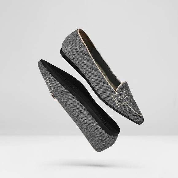 VIVAIA Pointed-Toe Patterned Flats - Picture 3 of 11